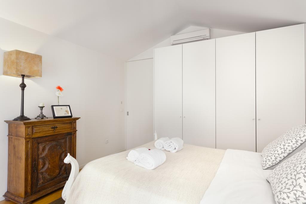 Historical Center - Taipas Apartments Porto Room photo